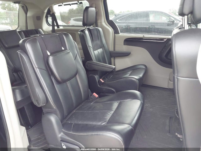44833599 :رقم المزاد ، 2C4RC1GG7FR597251 vin ، 2015 Chrysler Town & Country Limited Platinum مزاد بيع