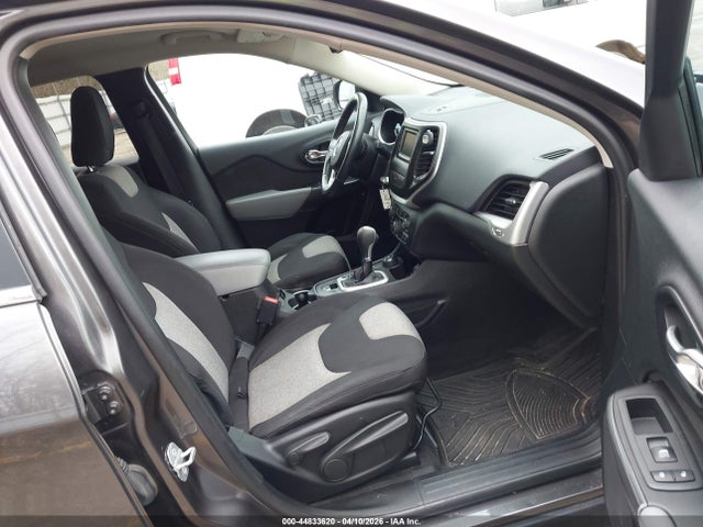44833620 :رقم المزاد ، 1C4PJMCB2EW232670 vin ، 2014 Jeep Cherokee Latitude مزاد بيع