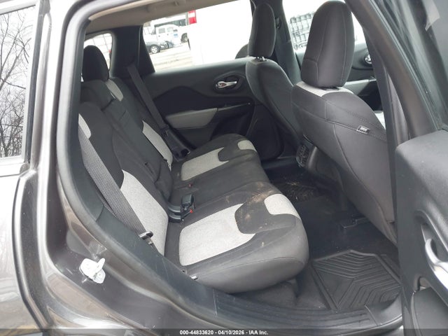 44833620 :رقم المزاد ، 1C4PJMCB2EW232670 vin ، 2014 Jeep Cherokee Latitude مزاد بيع