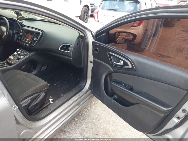 2015 Chrysler 200 Limited მანქანა იყიდება აუქციონზე, vin: 1C3CCCAB6FN742201, აუქციონის ნომერი: 44833636