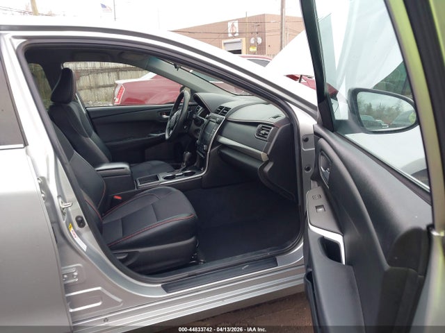 44833742 :رقم المزاد ، 4T1BF1FK7GU247973 vin ، 2016 Toyota Camry Se مزاد بيع