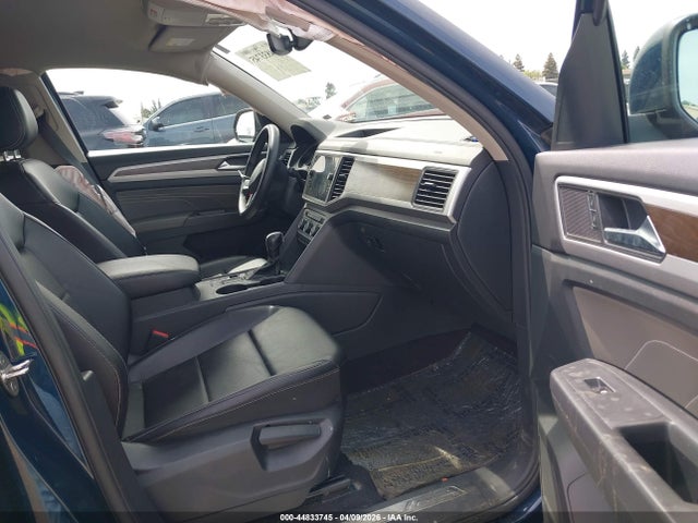 2021 Volkswagen Atlas 3.6l V6 Se W/technology მანქანა იყიდება აუქციონზე, vin: 1V2WR2CA4MC570215, აუქციონის ნომერი: 44833745