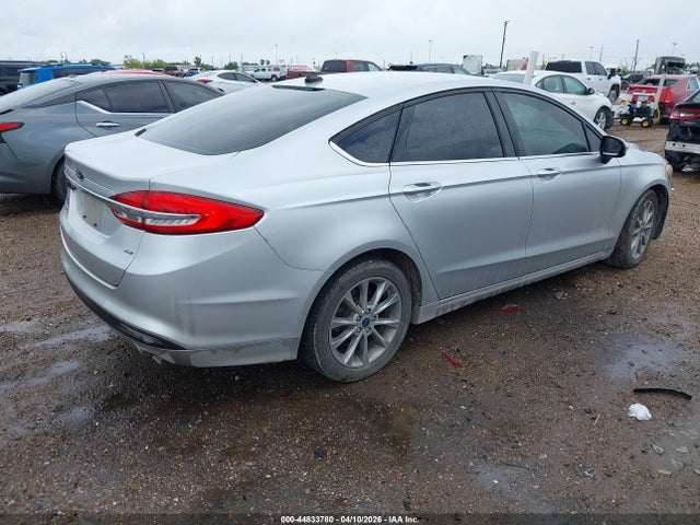 44833780 :رقم المزاد ، 3FA6P0H77HR368457 vin ، 2017 Ford Fusion Se مزاد بيع