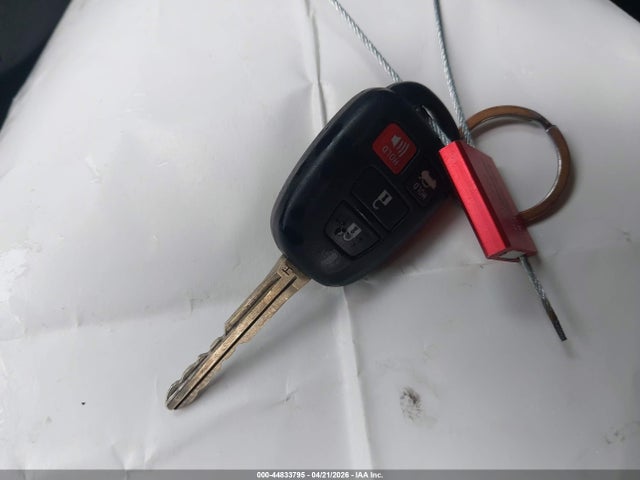 44833795 :رقم المزاد ، 5YFBURHE5JP782837 vin ، 2018 Toyota Corolla Le مزاد بيع