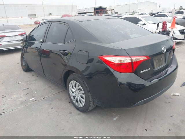 44833795 :رقم المزاد ، 5YFBURHE5JP782837 vin ، 2018 Toyota Corolla Le مزاد بيع