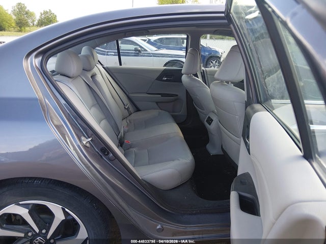 Продажа на аукционе авто 2017 Honda Accord Ex-l, vin: 1HGCR2F84HA055179, номер лота: 44833798