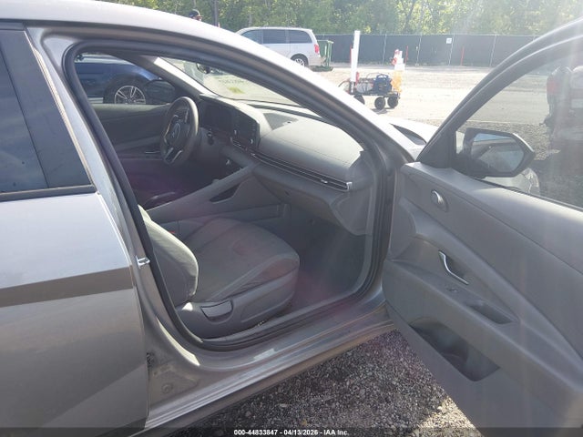 Продажа на аукционе авто 2022 Hyundai Elantra Sel, vin: KMHLM4AG0NU240830, номер лота: 44833847