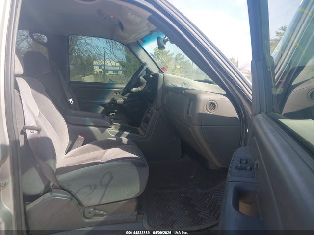 Продажа на аукционе авто 2005 Gmc New Sierra K1500, vin: 2GTEK13T551205126, номер лота: 44833889