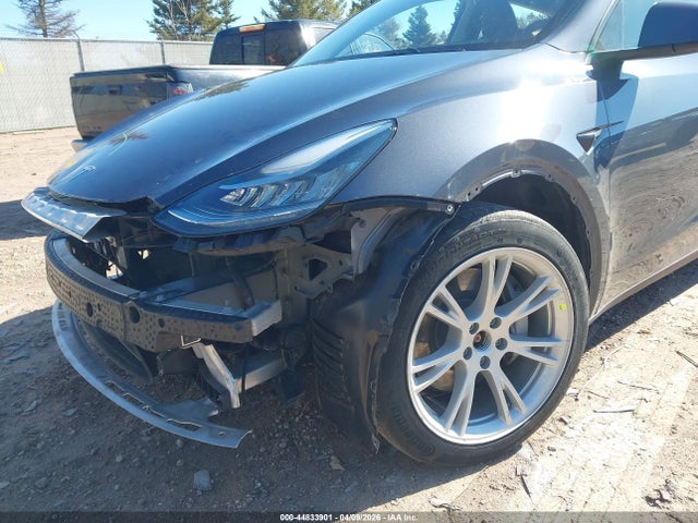 44833901 :رقم المزاد ، 7SAYGDEE7NA021818 vin ، 2022 Tesla Model Y Long Range Dual Motor All-wheel Drive مزاد بيع