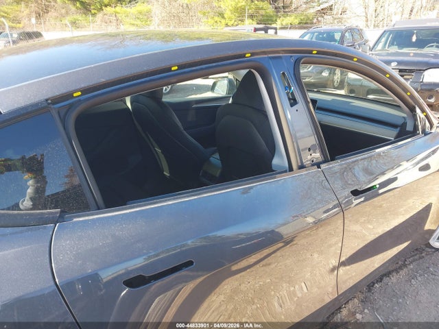 44833901 :رقم المزاد ، 7SAYGDEE7NA021818 vin ، 2022 Tesla Model Y Long Range Dual Motor All-wheel Drive مزاد بيع