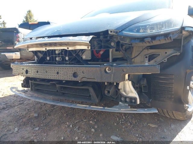 44833901 :رقم المزاد ، 7SAYGDEE7NA021818 vin ، 2022 Tesla Model Y Long Range Dual Motor All-wheel Drive مزاد بيع