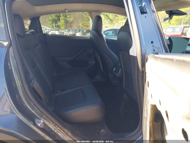 44833901 :رقم المزاد ، 7SAYGDEE7NA021818 vin ، 2022 Tesla Model Y Long Range Dual Motor All-wheel Drive مزاد بيع