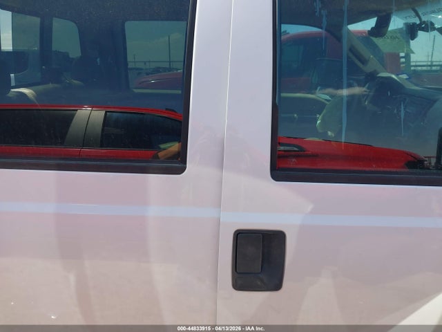 44833915 :رقم المزاد ، 1FTWW32R88EA31517 vin ، 2008 Ford F-350 King Ranch/lariat/xl/xlt مزاد بيع