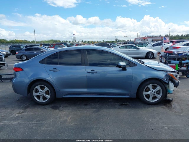 44833995 :رقم المزاد ، JTDEPRAE3LJ042080 vin ، 2020 Toyota Corolla Le مزاد بيع