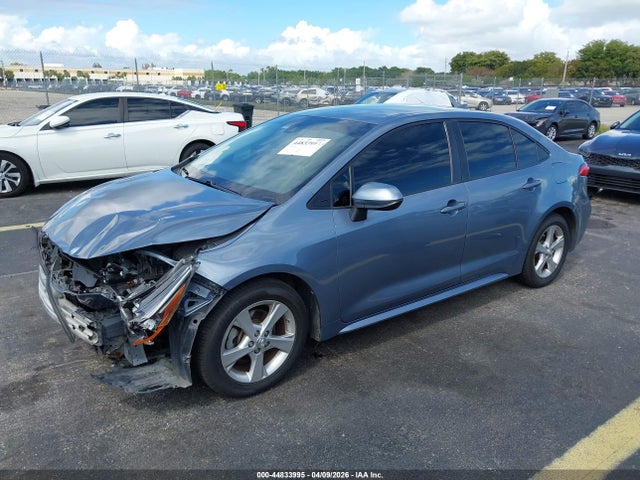 44833995 :رقم المزاد ، JTDEPRAE3LJ042080 vin ، 2020 Toyota Corolla Le مزاد بيع
