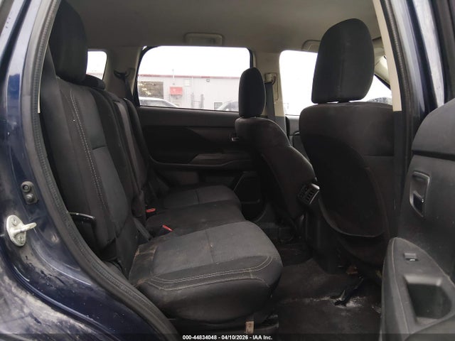 44834048 :رقم المزاد ، JA4AD2A3XKZ048806 vin ، 2019 Mitsubishi Outlander Es مزاد بيع