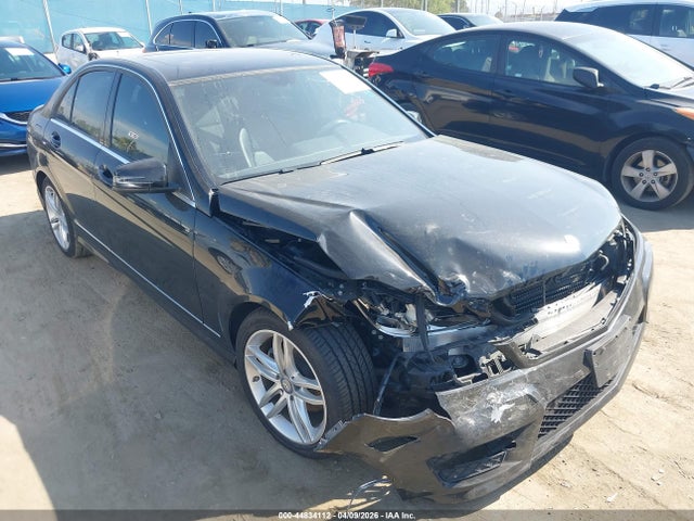 2014 MERCEDES-BENZ C 250 WDDGF4HB6ER305411