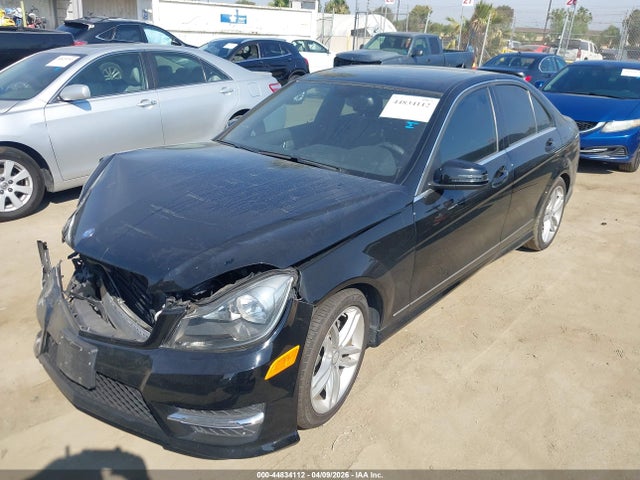 2014 MERCEDES-BENZ C 250 WDDGF4HB6ER305411 Photo 1