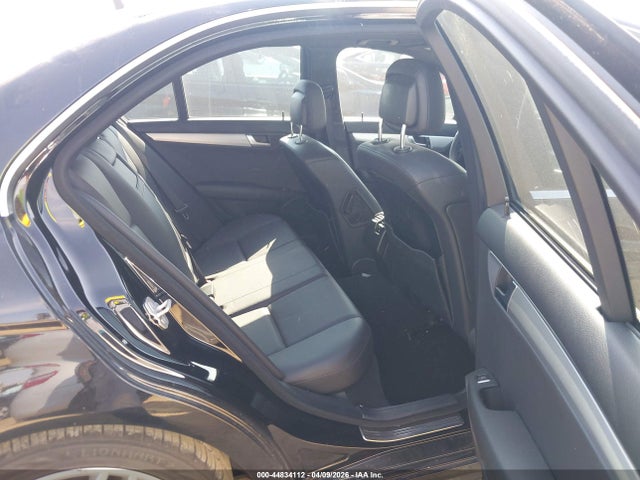 2014 MERCEDES-BENZ C 250 WDDGF4HB6ER305411 Photo 7