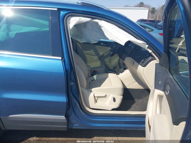 WVGSV7AX8HK037632 Volkswagen Tiguan 2.0t Wolfsburg Edition