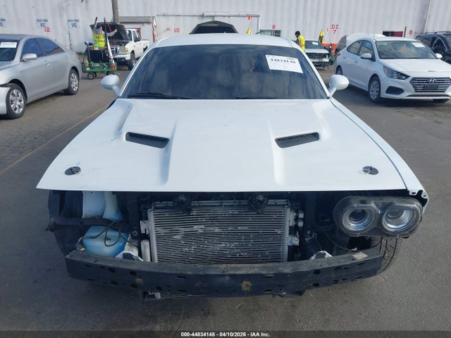44834148 :رقم المزاد ، 2C3CDZAG5JH116572 vin ، 2018 Dodge Challenger Sxt Plus مزاد بيع