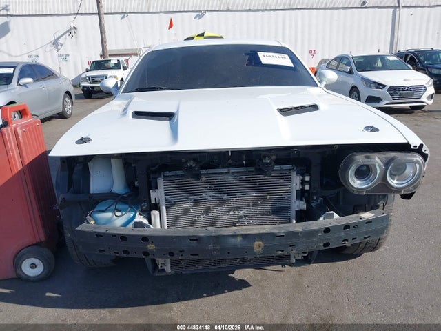 44834148 :رقم المزاد ، 2C3CDZAG5JH116572 vin ، 2018 Dodge Challenger Sxt Plus مزاد بيع