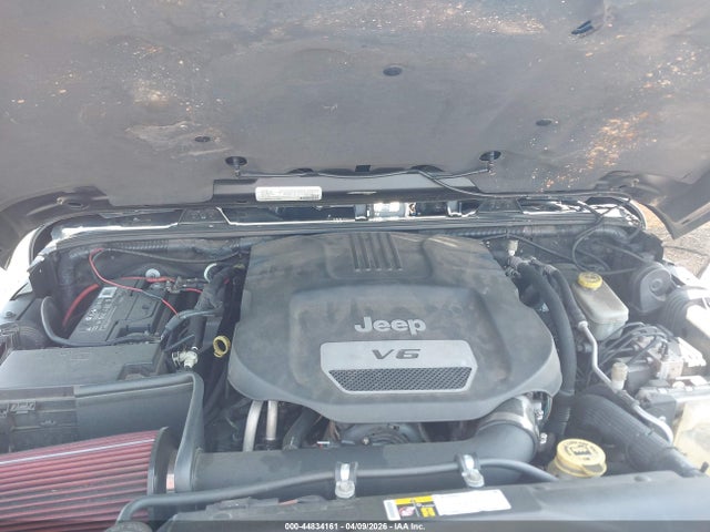 44834161 :رقم المزاد ، 1C4HJWEG8GL180846 vin ، 2016 Jeep Wrangler Unlimited Sahara مزاد بيع