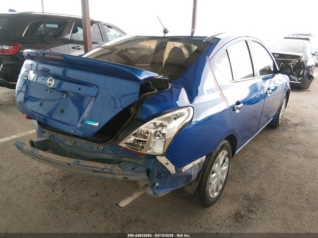 44834264 :رقم المزاد ، 3N1CN7AP9FL900879 vin ، 2015 Nissan Versa 1.6 S+ مزاد بيع