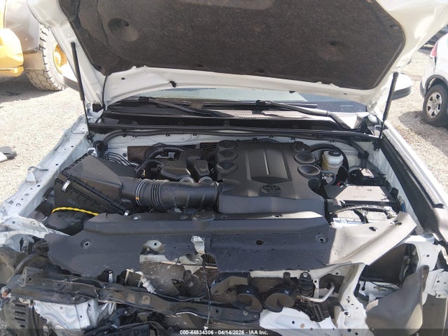 Продажа на аукционе авто 2021 Toyota 4runner Sr5, vin: JTEEU5JR5M5245403, номер лота: 44834306