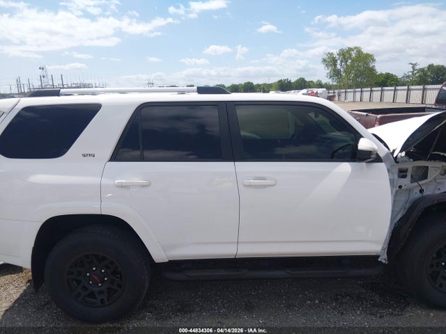 Продажа на аукционе авто 2021 Toyota 4runner Sr5, vin: JTEEU5JR5M5245403, номер лота: 44834306