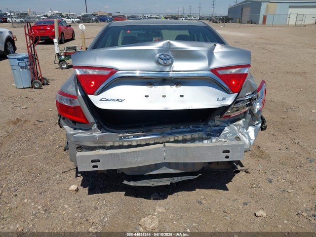 44834344 :رقم المزاد ، 4T1BF1FK7HU450573 vin ، 2017 Toyota Camry Le مزاد بيع