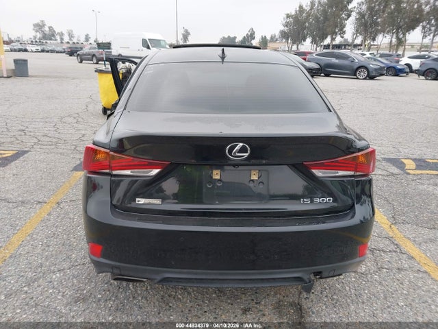 Lexus IS 300 2019 JTHBA1D20K5088611 Image 16