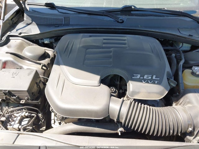 44834388 :رقم المزاد ، 2C3CCABGXKH638120 vin ، 2019 Chrysler 300 300s مزاد بيع