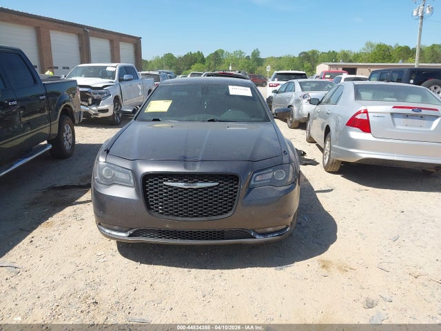 44834388 :رقم المزاد ، 2C3CCABGXKH638120 vin ، 2019 Chrysler 300 300s مزاد بيع