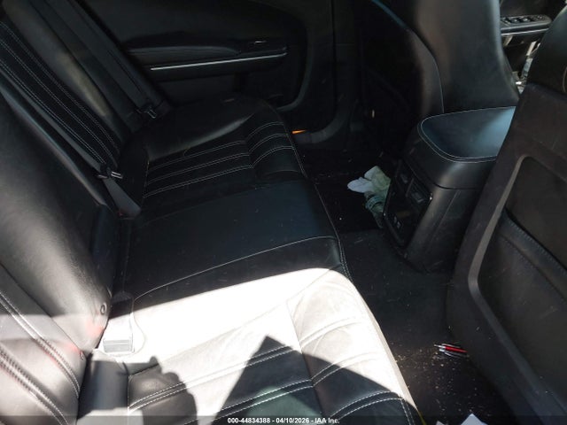 44834388 :رقم المزاد ، 2C3CCABGXKH638120 vin ، 2019 Chrysler 300 300s مزاد بيع