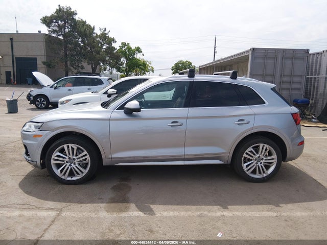 2018 Audi Q5 2.0t Premium/2.0t Tech Premium მანქანა იყიდება აუქციონზე, vin: WA1BNAFY7J2077770, აუქციონის ნომერი: 44834412