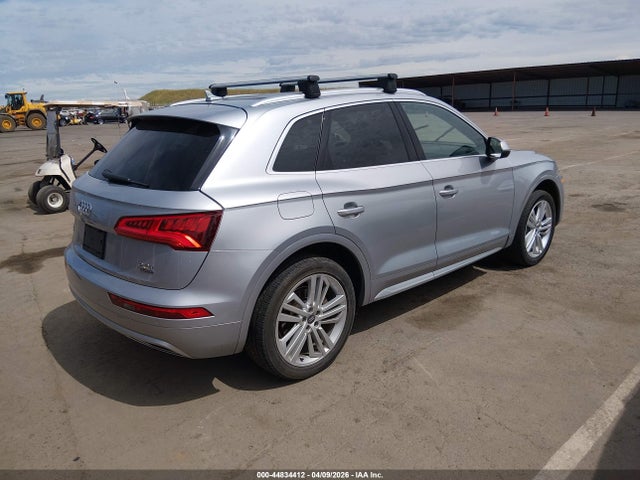 2018 Audi Q5 2.0t Premium/2.0t Tech Premium მანქანა იყიდება აუქციონზე, vin: WA1BNAFY7J2077770, აუქციონის ნომერი: 44834412