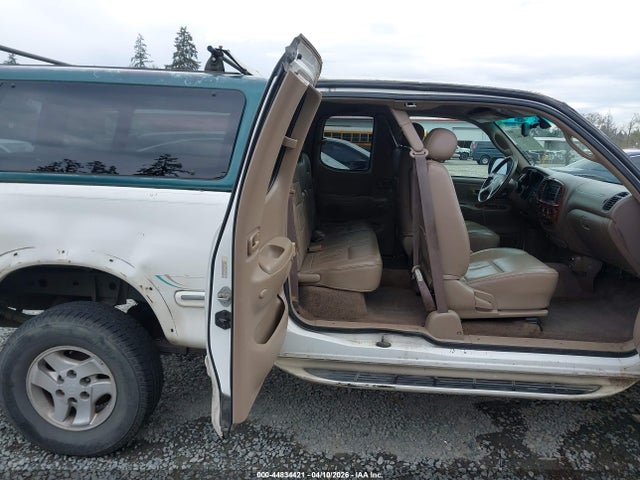 44834421 :رقم المزاد ، 5TBBT48131S168341 vin ، 2001 Toyota Tundra Ltd V8 مزاد بيع