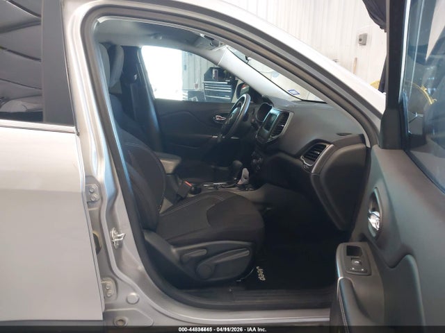 2019 JEEP CHEROKEE 1C4PJLCBXKD234345 Photo 4