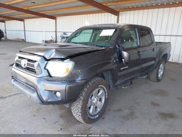 Toyota Tacoma Base V6 2015 3TMLU4EN5FM181230 Image 2
