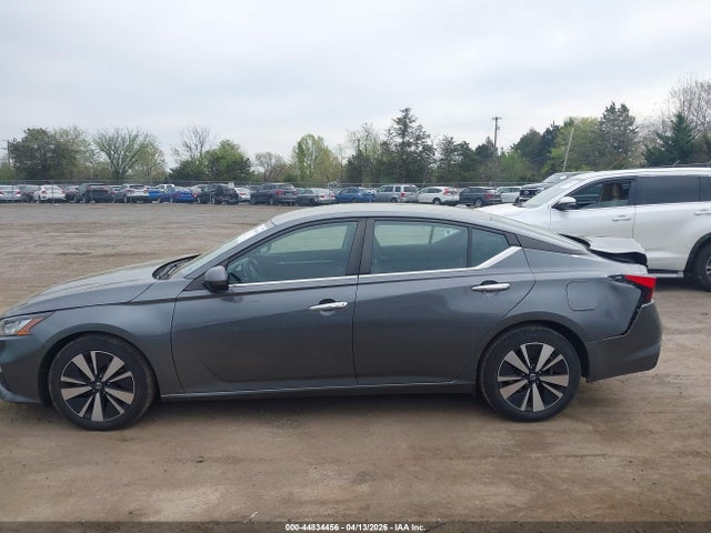 44834456 :رقم المزاد ، 1N4BL4DV5NN404697 vin ، 2022 Nissan Altima Sv Fwd مزاد بيع