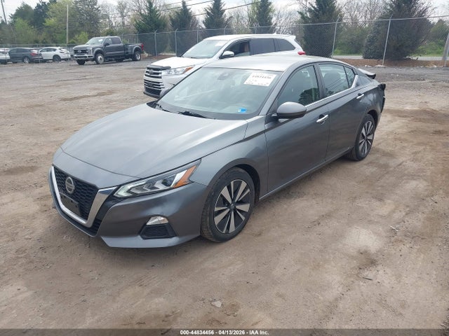 44834456 :رقم المزاد ، 1N4BL4DV5NN404697 vin ، 2022 Nissan Altima Sv Fwd مزاد بيع