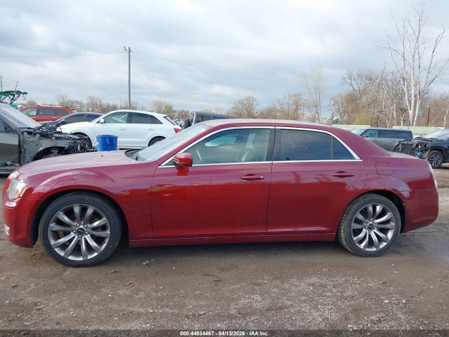 2014 Chrysler 300 300s მანქანა იყიდება აუქციონზე, vin: 2C3CCABG5EH138919, აუქციონის ნომერი: 44834467
