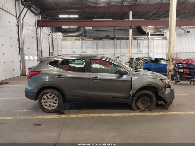 JN1BJ1CP9JW181556 Nissan Rogue Sport S