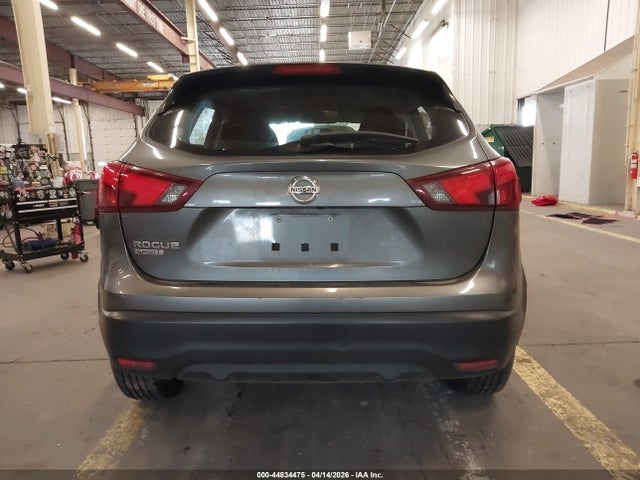 JN1BJ1CP9JW181556 Nissan Rogue Sport S