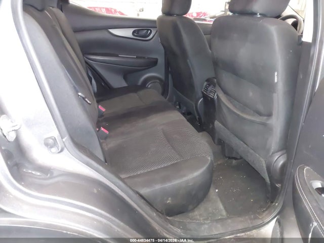 JN1BJ1CP9JW181556 Nissan Rogue Sport S