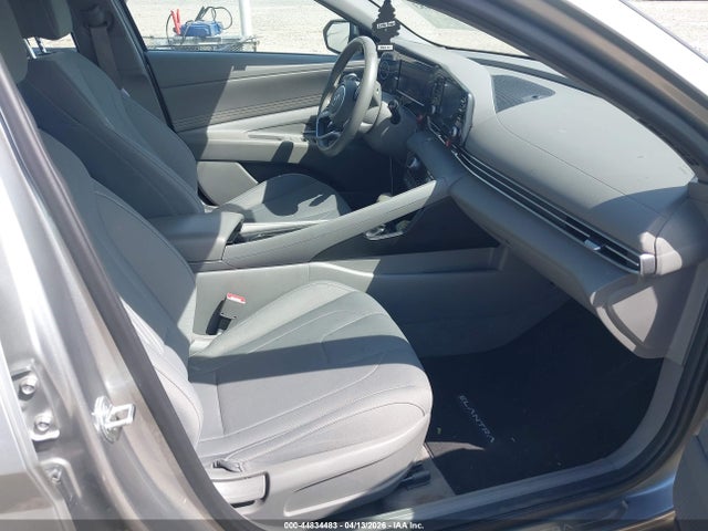 5NPLS4AGXMH035583 Hyundai ELANTRA SEL