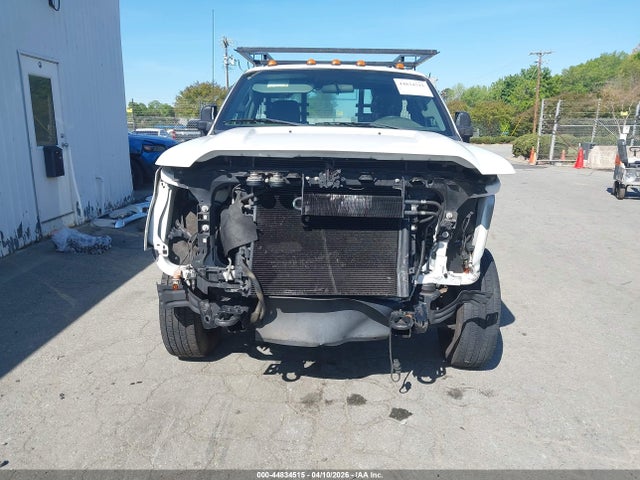 44834515 :رقم المزاد ، 1FDRF3H65GEC81320 vin ، 2016 Ford F-350 Chassis Xl مزاد بيع