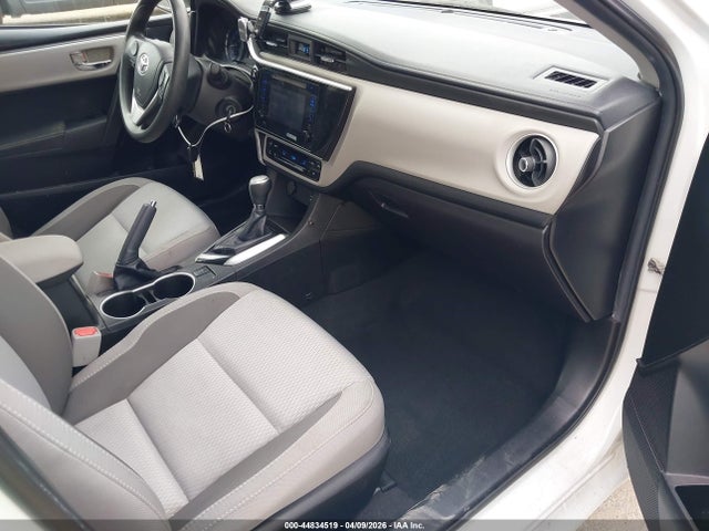 Toyota COROLLA LE 2018 5YFBURHE8JP762436 Image 5