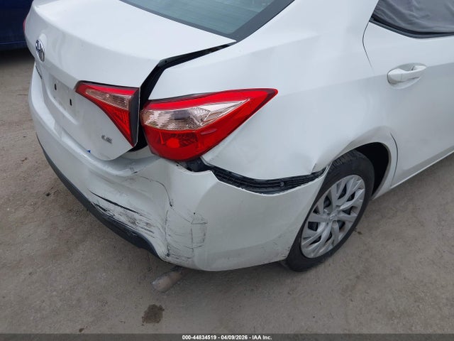Toyota COROLLA LE 2018 5YFBURHE8JP762436 Image 6